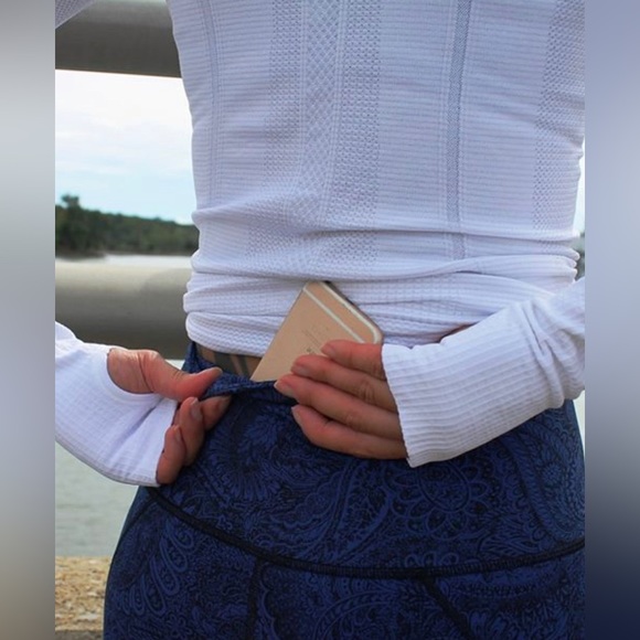 Lululemon Swiftly Tech Long Sleeve Crew
Heathered White, Sz 8 - Picture 8 of 13